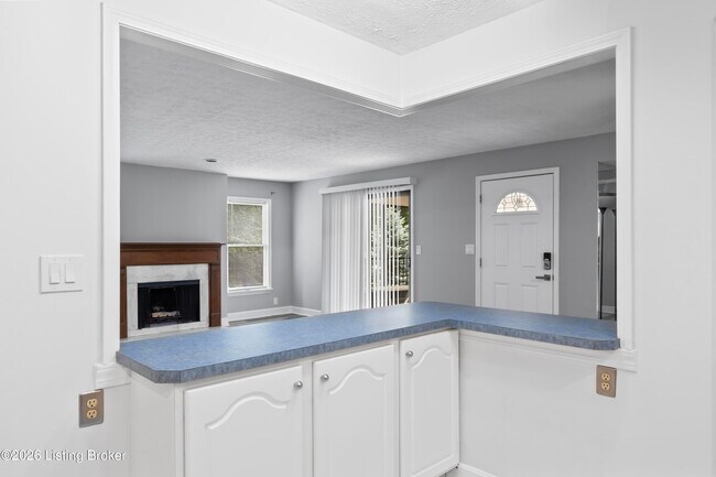 Building Photo - 10331 Shelbyville Rd