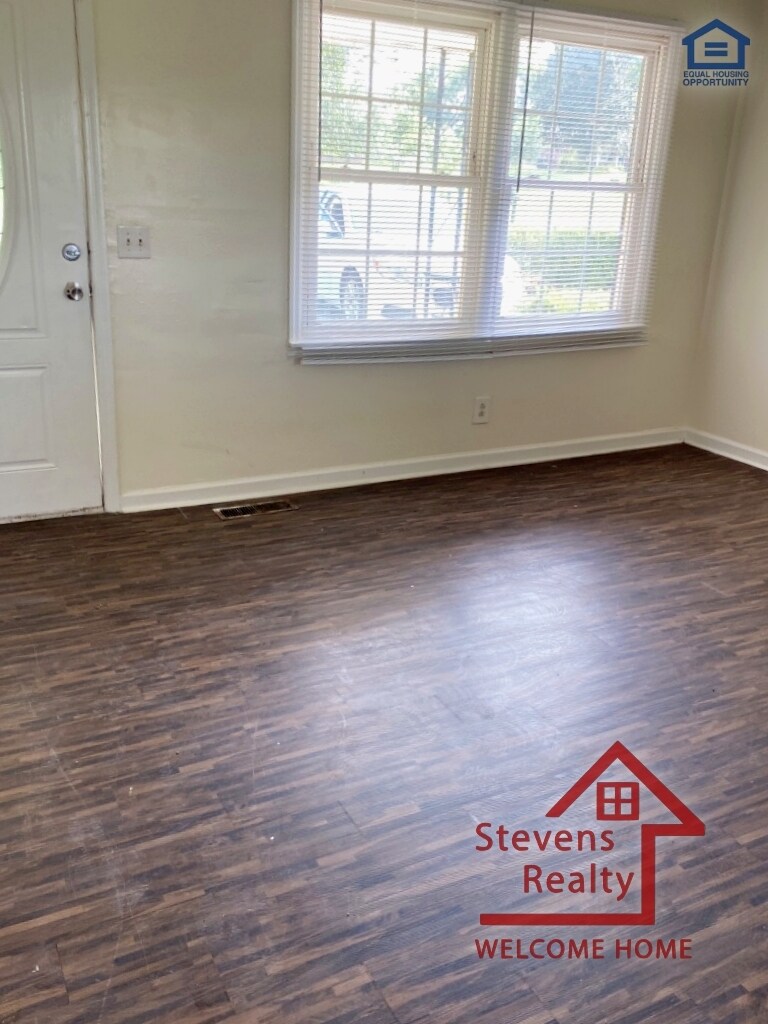 Building Photo - 540 McQuade Cir
