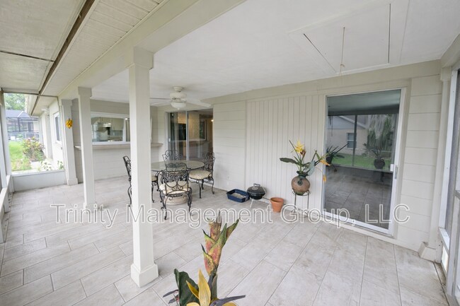 Building Photo - 8605 Wagon Wheel Ln