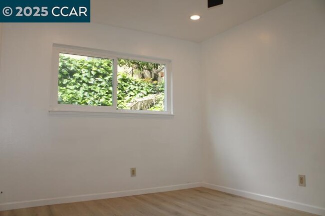 Building Photo - 2292 Orleans Dr