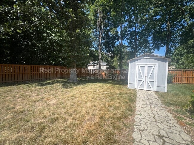 Building Photo - 3910 Armitage Dr