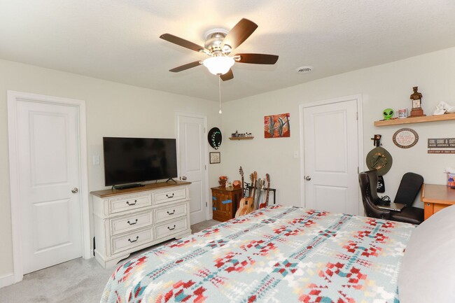 Building Photo - Stylish 3-Bed Brick Home in Central VB!