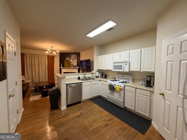 Building Photo - 1487 Cove Creek Cir