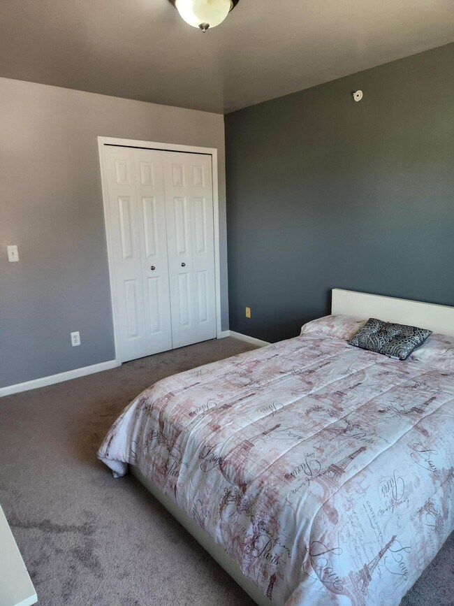 Building Photo - 23668 Northstone Village Dr