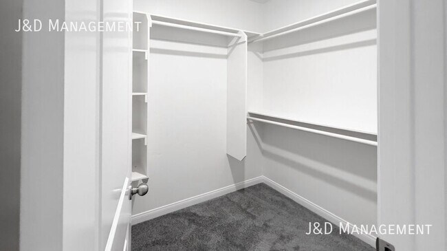Building Photo - 1146 Fresno St