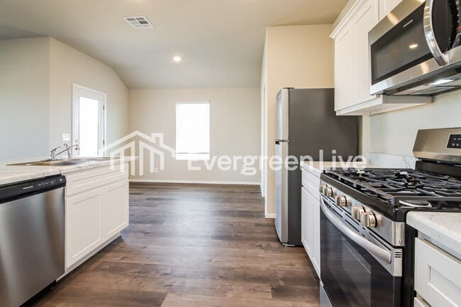 Building Photo - 1000 W Lawton Rd