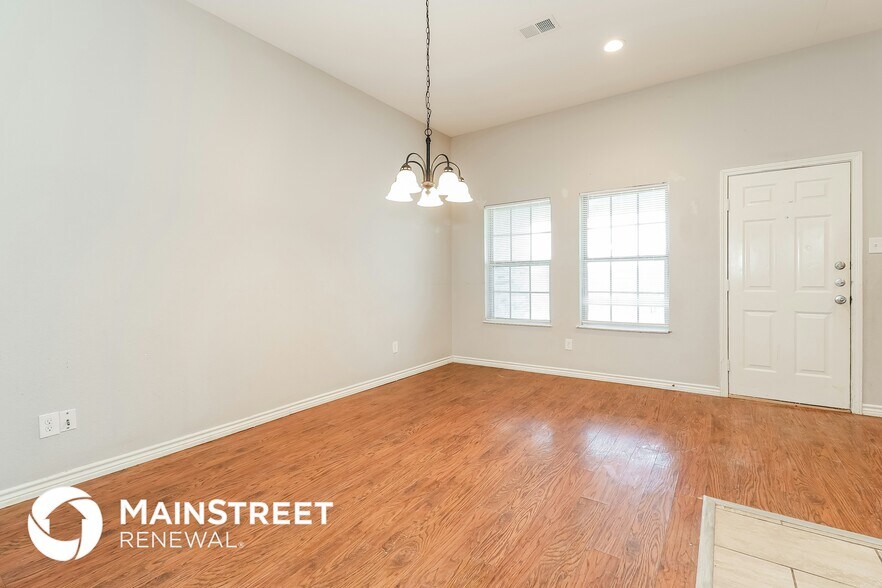 Building Photo - 623 Green Mound Dr
