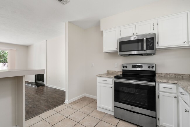 Building Photo - 1908 N Red Cedar Cir