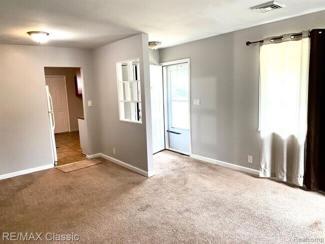 Building Photo - 22011 Blackstone St