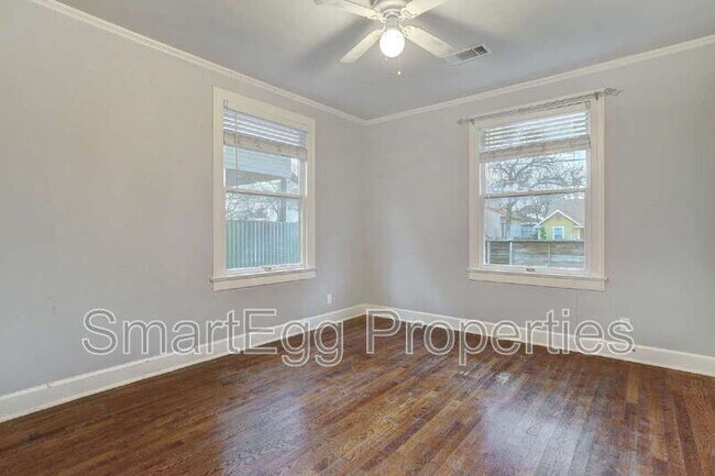 Building Photo - 1309 E 13th St