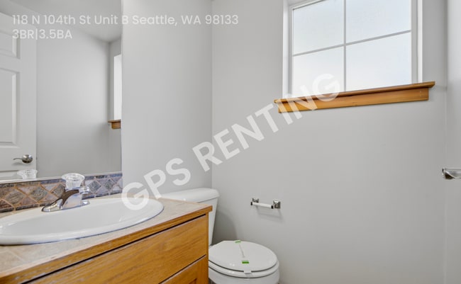 Building Photo - 118 N 104th St
