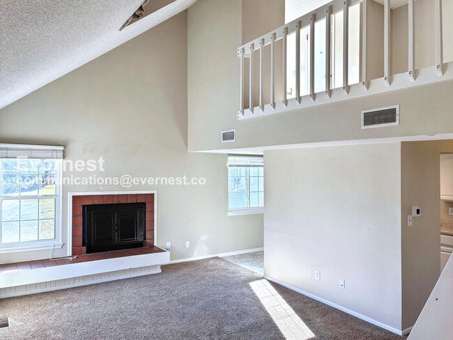 Building Photo - 2924 Ross Dr