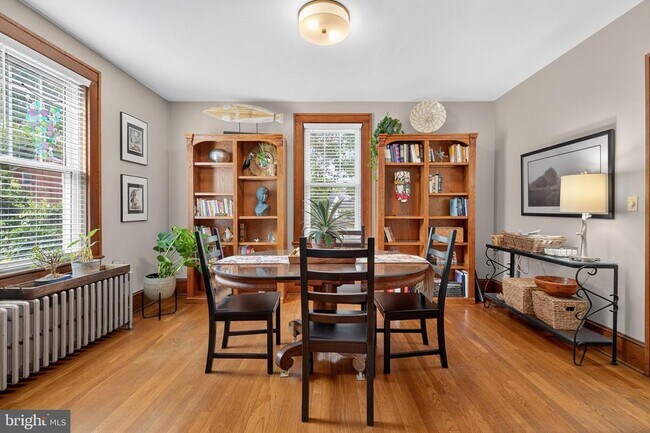 Building Photo - 420 W Cork St