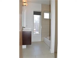 Building Photo - 3 Bedroom Modern Home w/ Excellent Location!