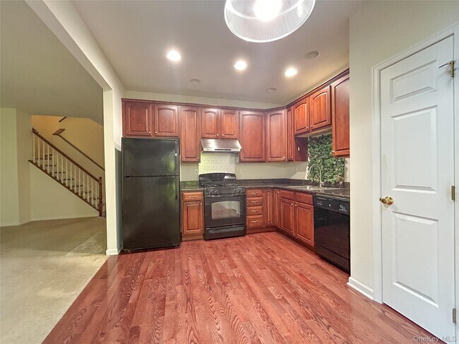 Building Photo - 1063 Dutcher Dr