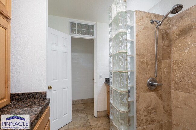 Building Photo - 240 Lili?uokalani Ave