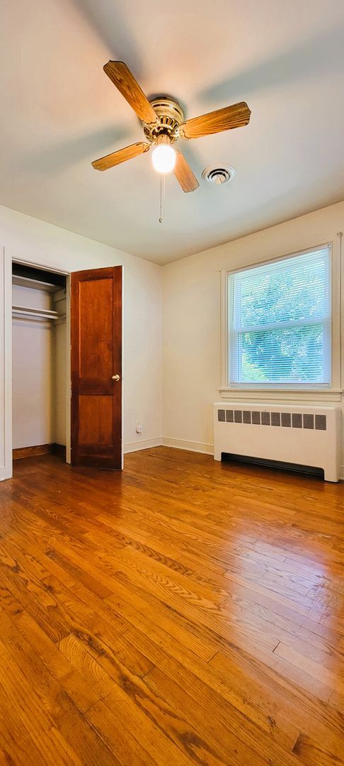 Building Photo - Brick ranch in Southside with large privat...