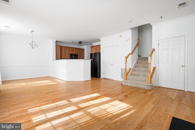 Building Photo - 8975 Harrover Pl