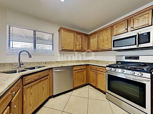 Building Photo - 341 W Amber Hawk Ct