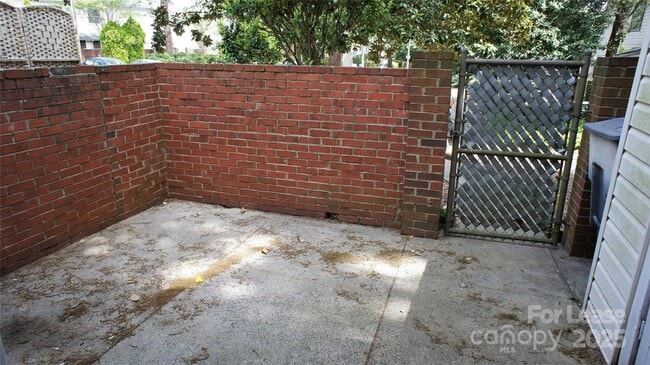 Building Photo - 10911 Park Rd