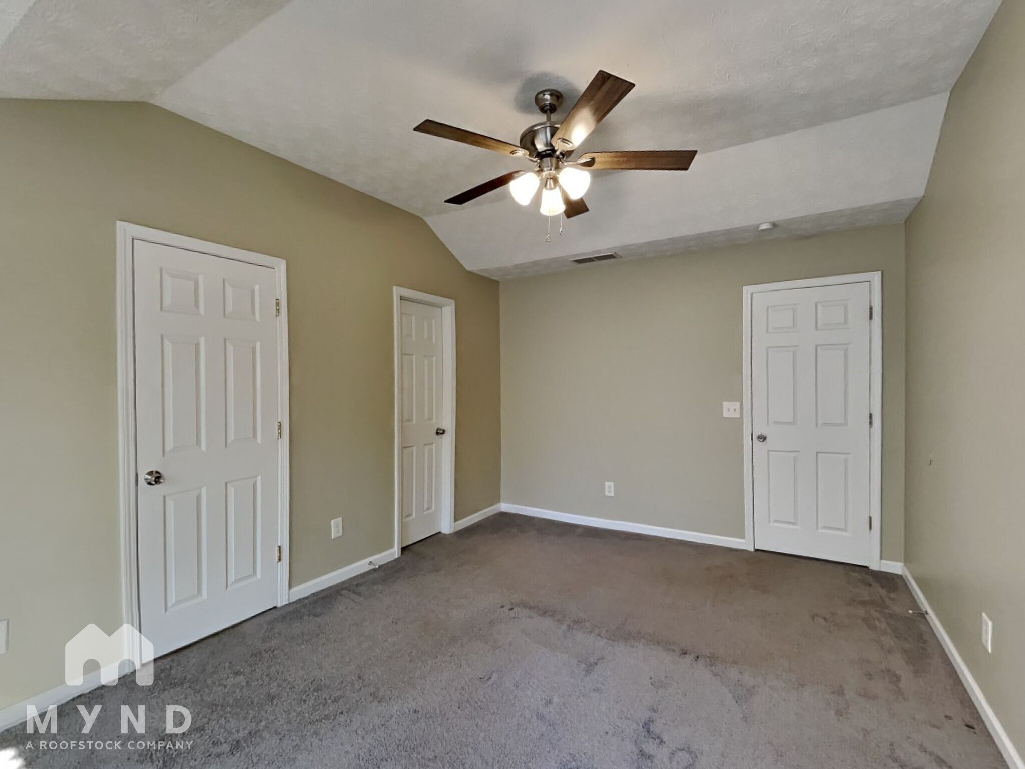 Building Photo - 185 Waters Edge Dr