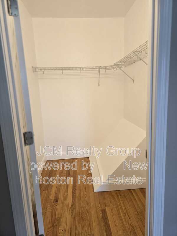 Building Photo - 283 Lincoln Ave