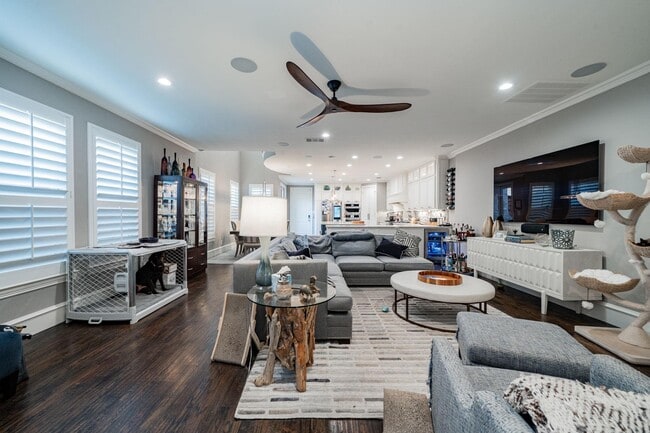 Building Photo - 5517 Longview St