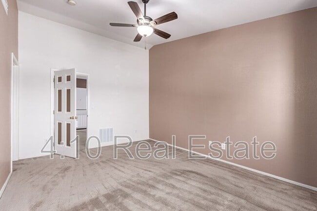 Building Photo - 1149 W Edgewater Dr