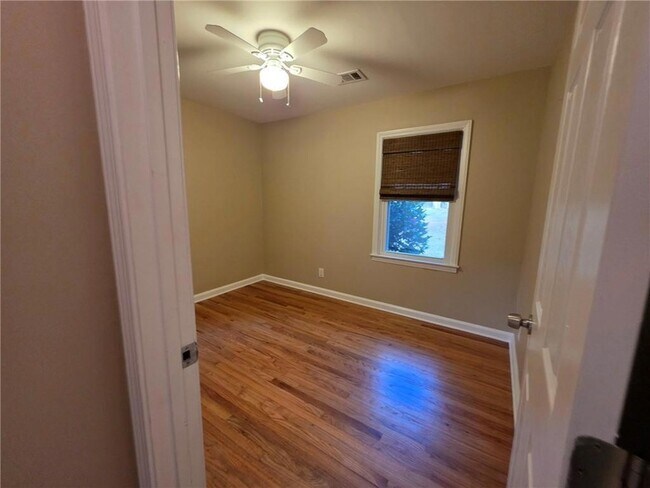 Building Photo - 516 Monroe Hwy