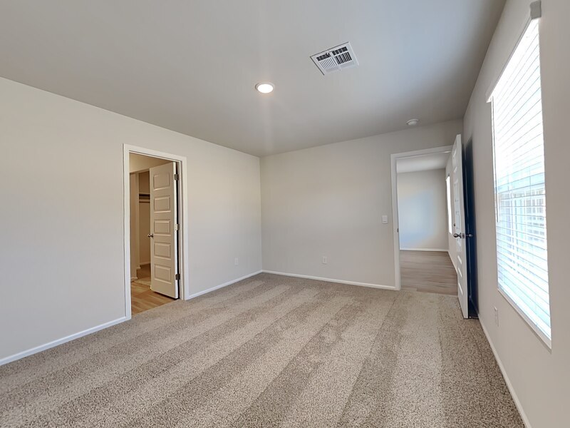 Building Photo - 501 St Charles Pl