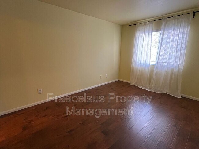 Building Photo - 2541 Garnet Peak Rd