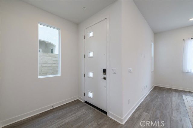 Building Photo - 107 Zawn