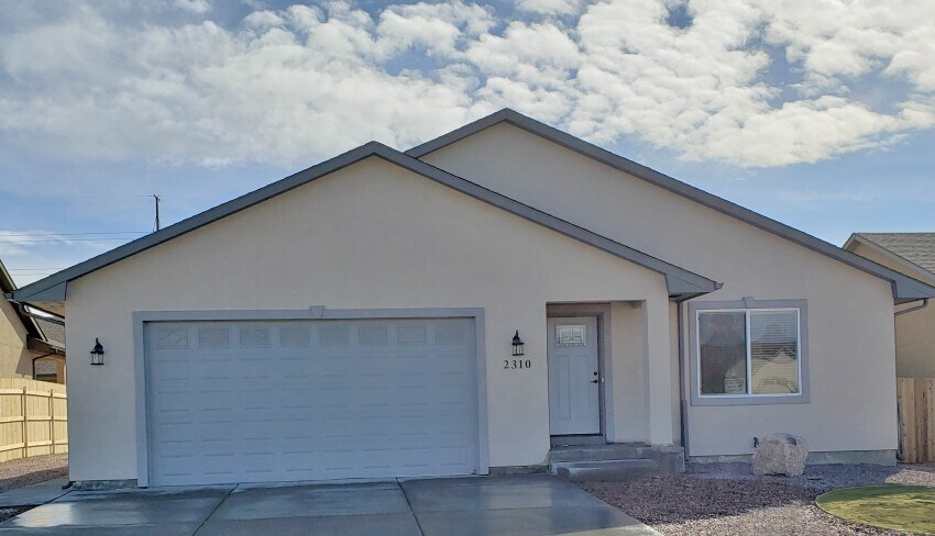 Building Photo - 2310 Cliffmoor Ln
