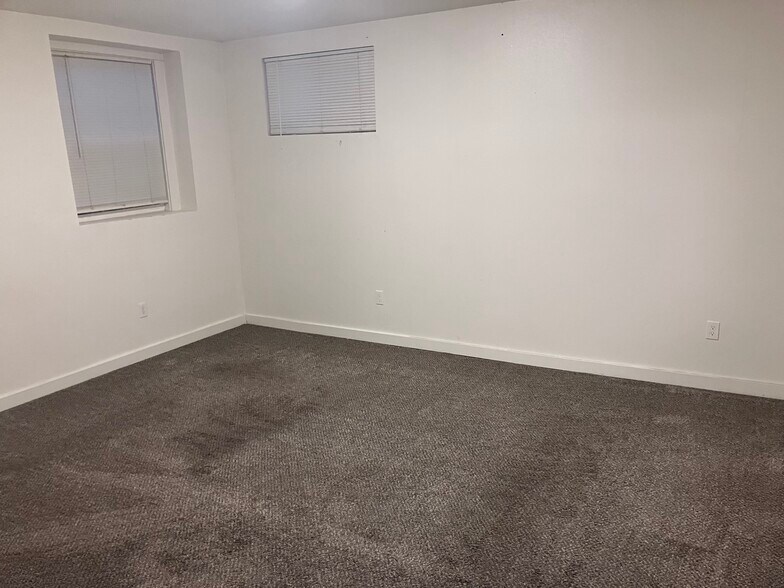 Building Photo - 321 NE 162nd Ave