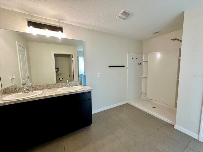 Building Photo - Epperson Rental
