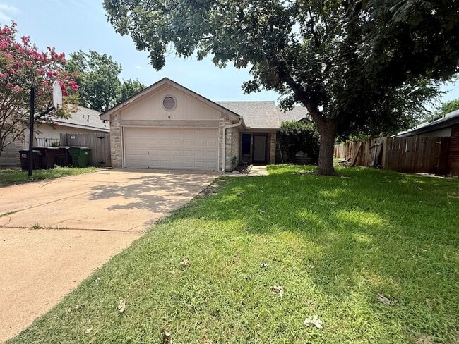 Building Photo - 2107 Willow Way