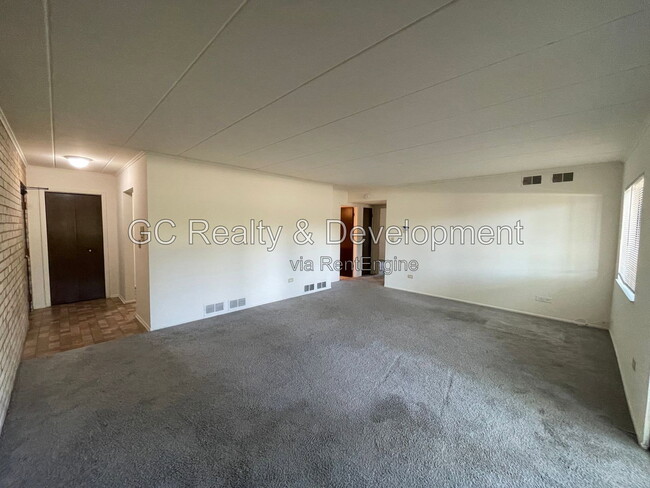 Building Photo - 180 N Wolf Rd