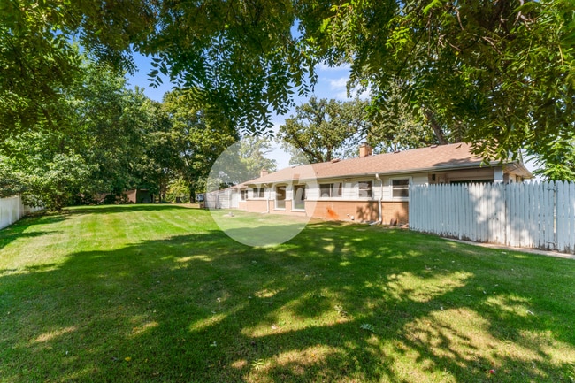 Building Photo - 4501 E Kuhn Rd