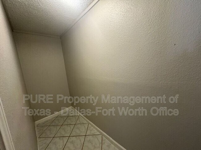 Building Photo - 3709 6th Ave