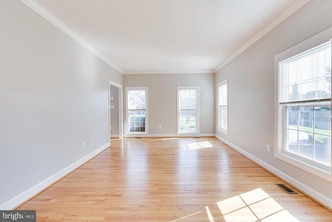 Building Photo - 1168 Taji Ct