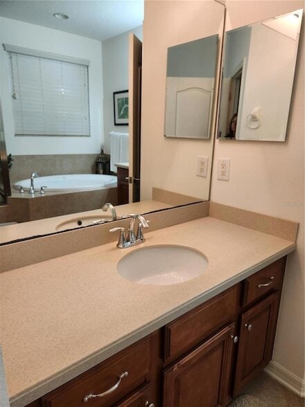 Building Photo - 8119 Villa Grande Ct