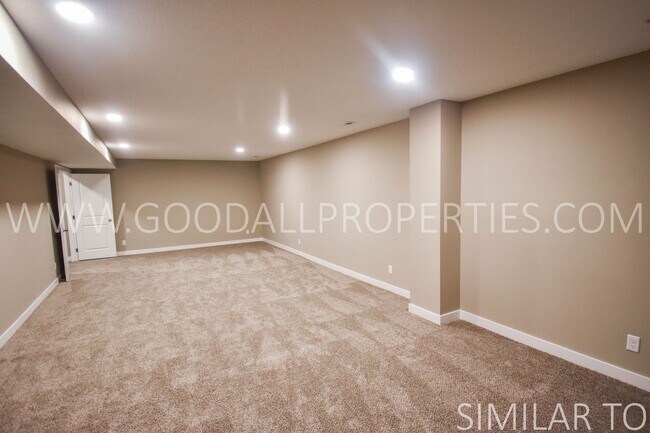 Building Photo - Must see this 4 Bedroom Walkout Ranch Style in Desoto