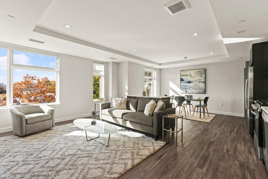 Building Photo - 26 Collins Ave