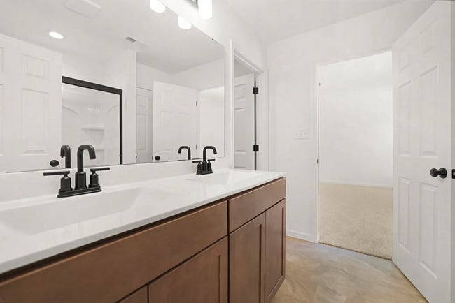 Building Photo - 43 Fairmount Grv Dr