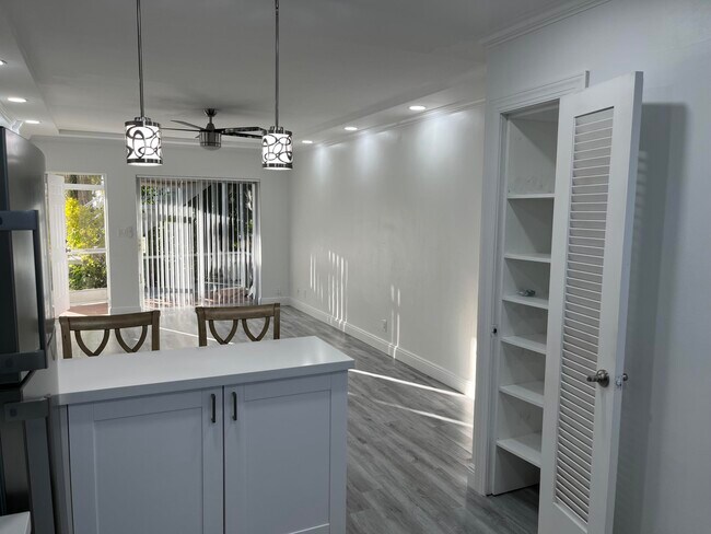 Building Photo - 2748 NE 28th Ave