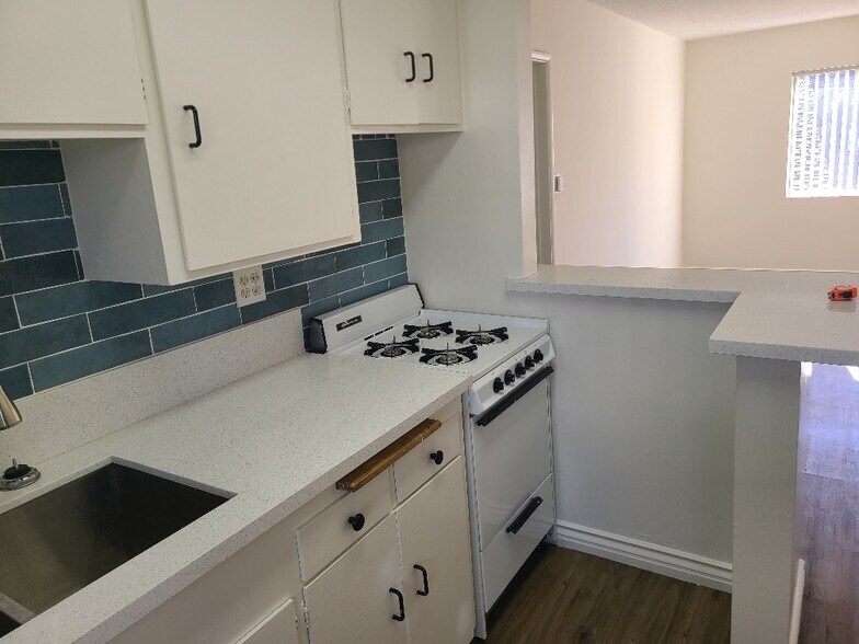 Building Photo - 361 13th St