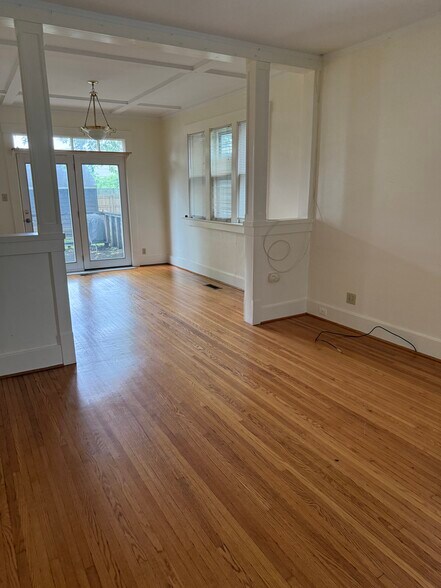 Dining Room - 824 N Cooper St