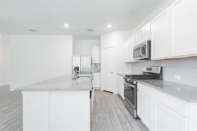 Building Photo - 624 Beltrand Ln