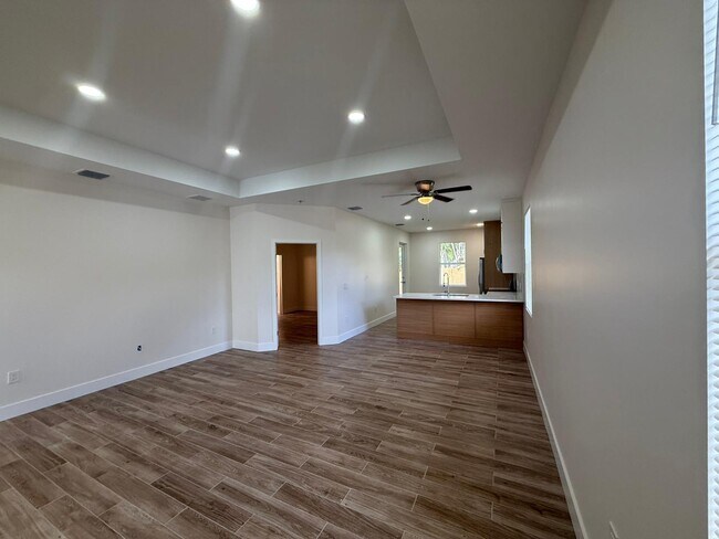 Building Photo - 7723 S Haverhill Rd