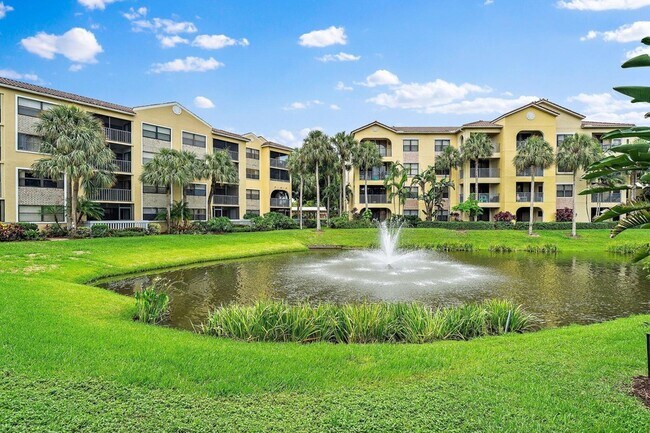 Building Photo - 700 Uno Lago Dr